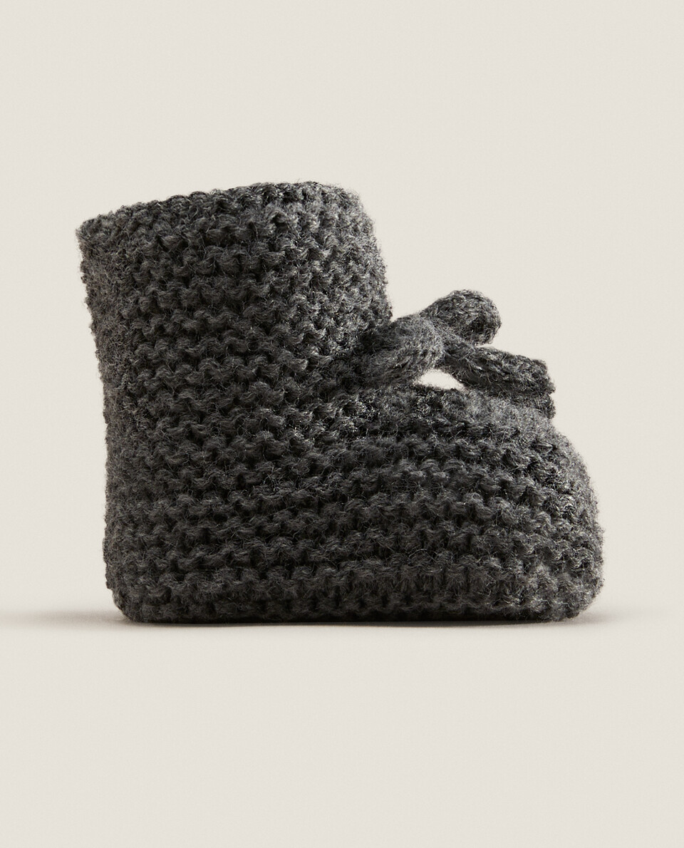 KNIT BOOTIES