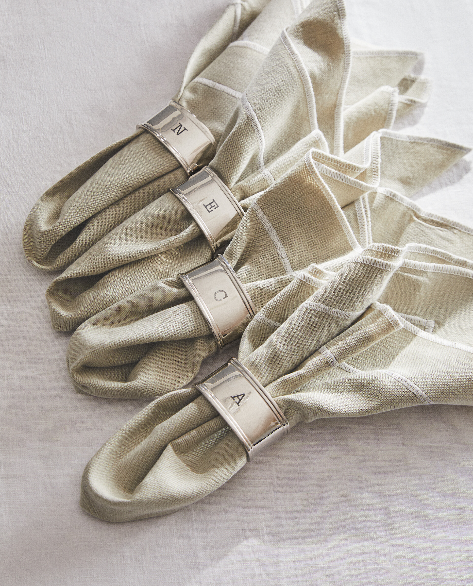 Zara tas best sale met initialen