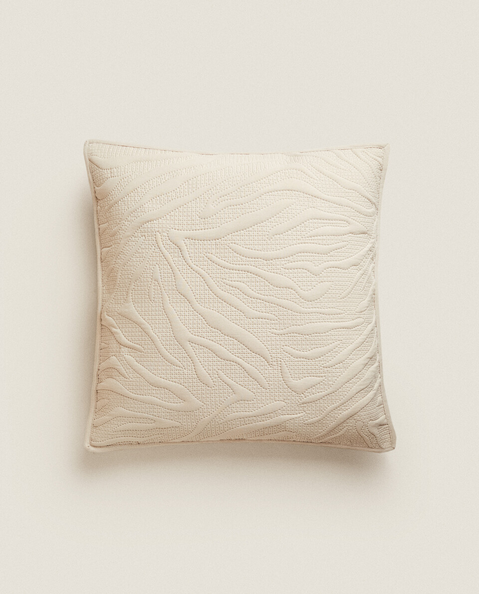 SOFT-TOUCH TOPSTITCHED CUSHION COVER