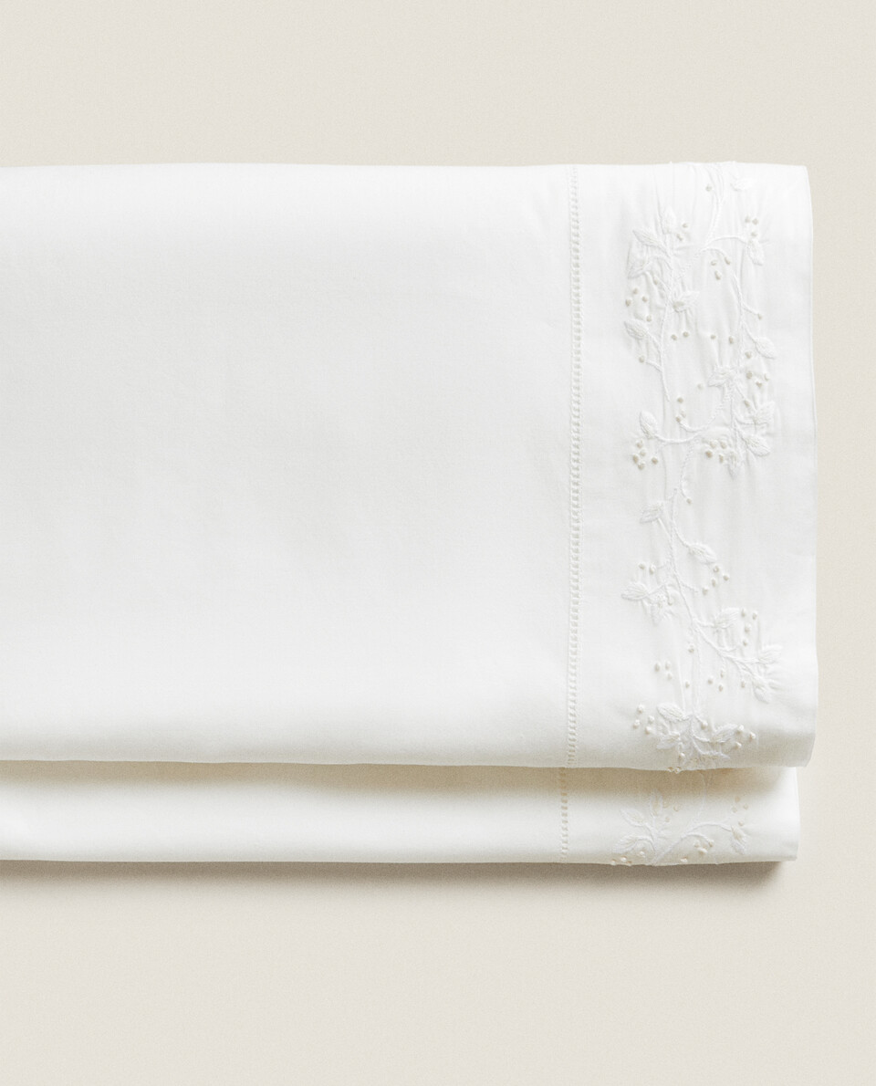 EMBROIDERED FLAT SHEET