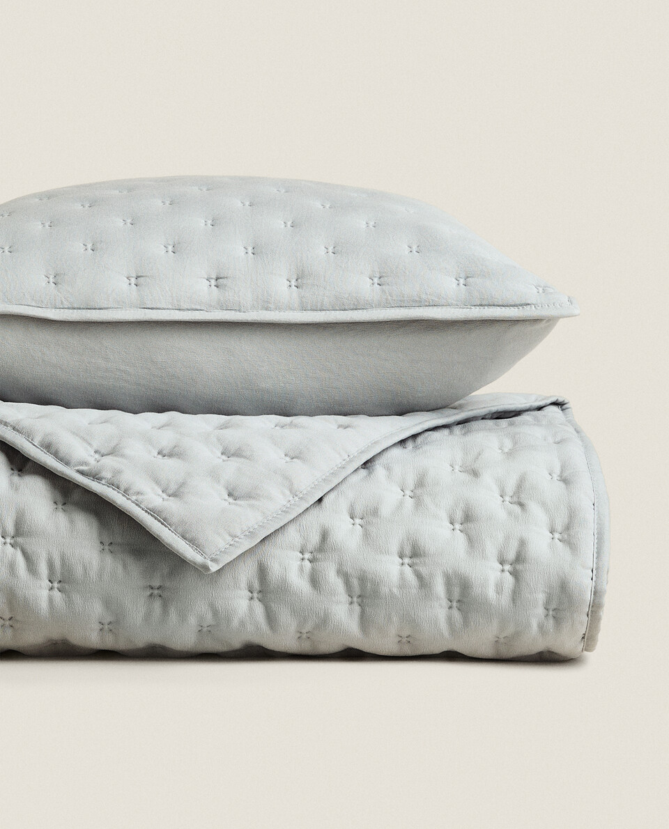 QUILTED DUVET WITH SQUARES