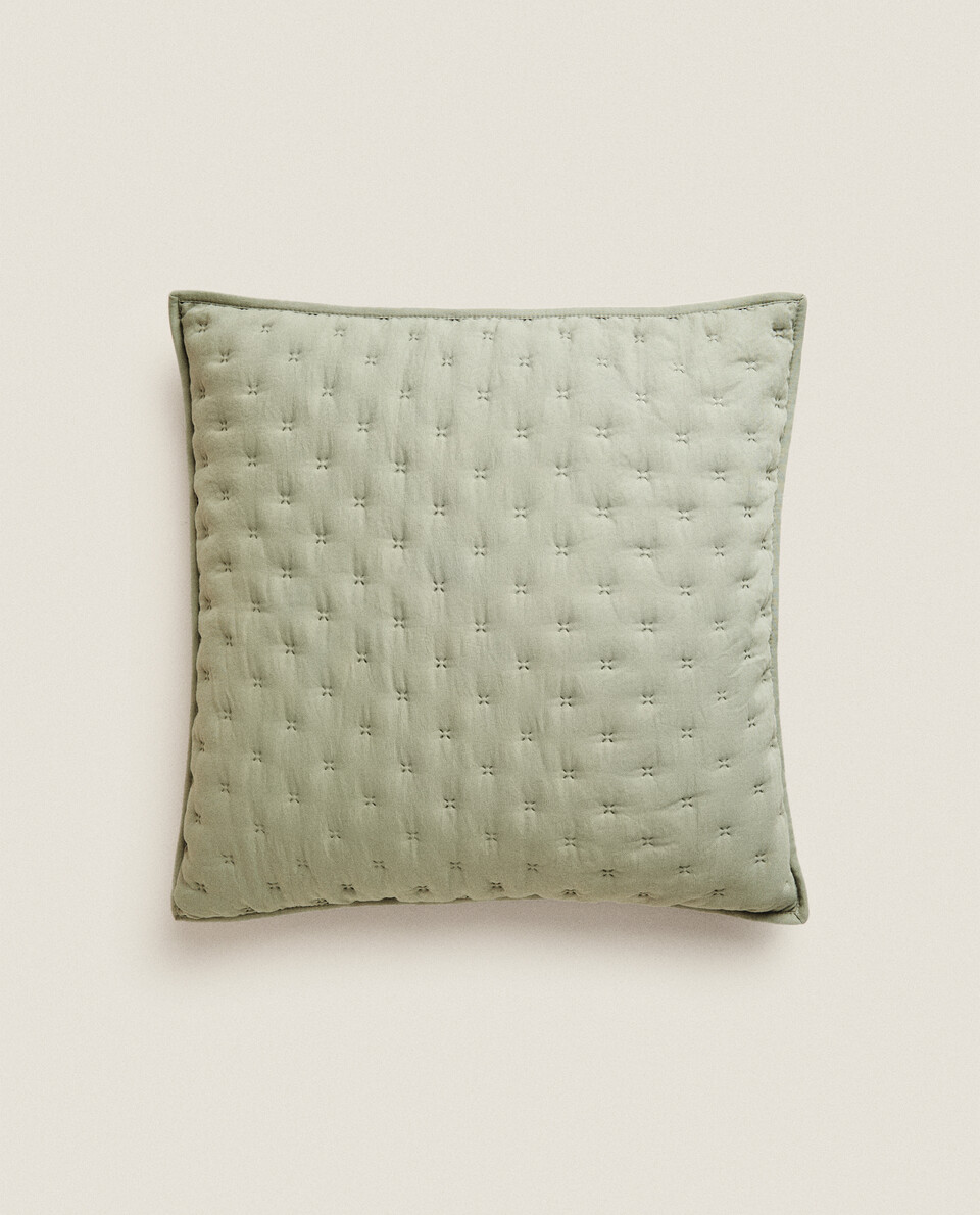 QUILTED DOTTED CUSHION COVER