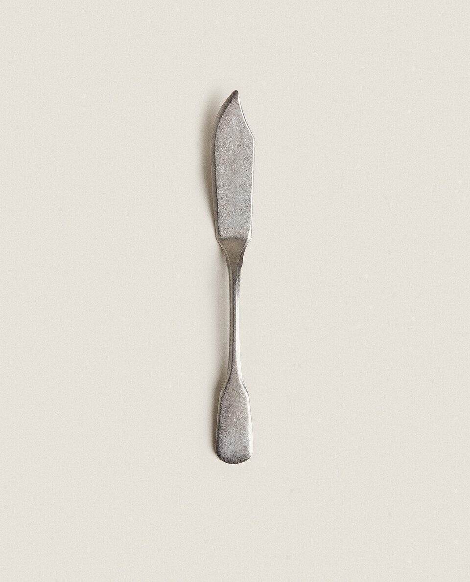 MATTE ANTIQUE-FINISH DESIGN FISH KNIFE