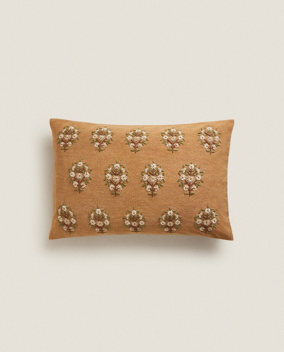 CUSHION COVER WITH FLORAL EMBROIDERY