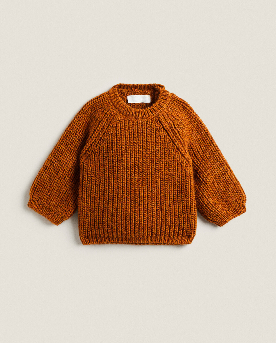 KNIT BABY SWEATER