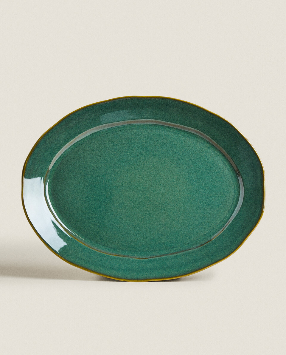 綠色陶製淺盤