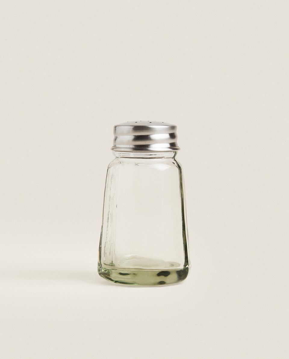 玻璃和鋼製鹽罐
