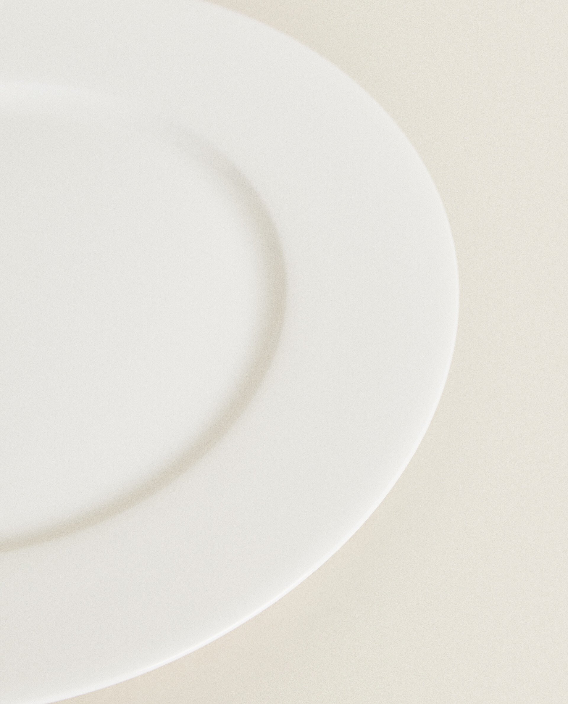 white dining plates