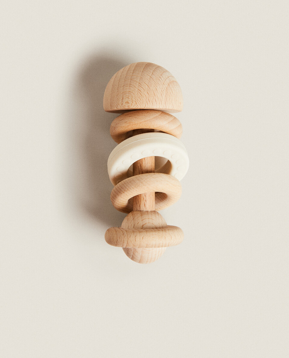 WOOD AND SILICONE RATTLE