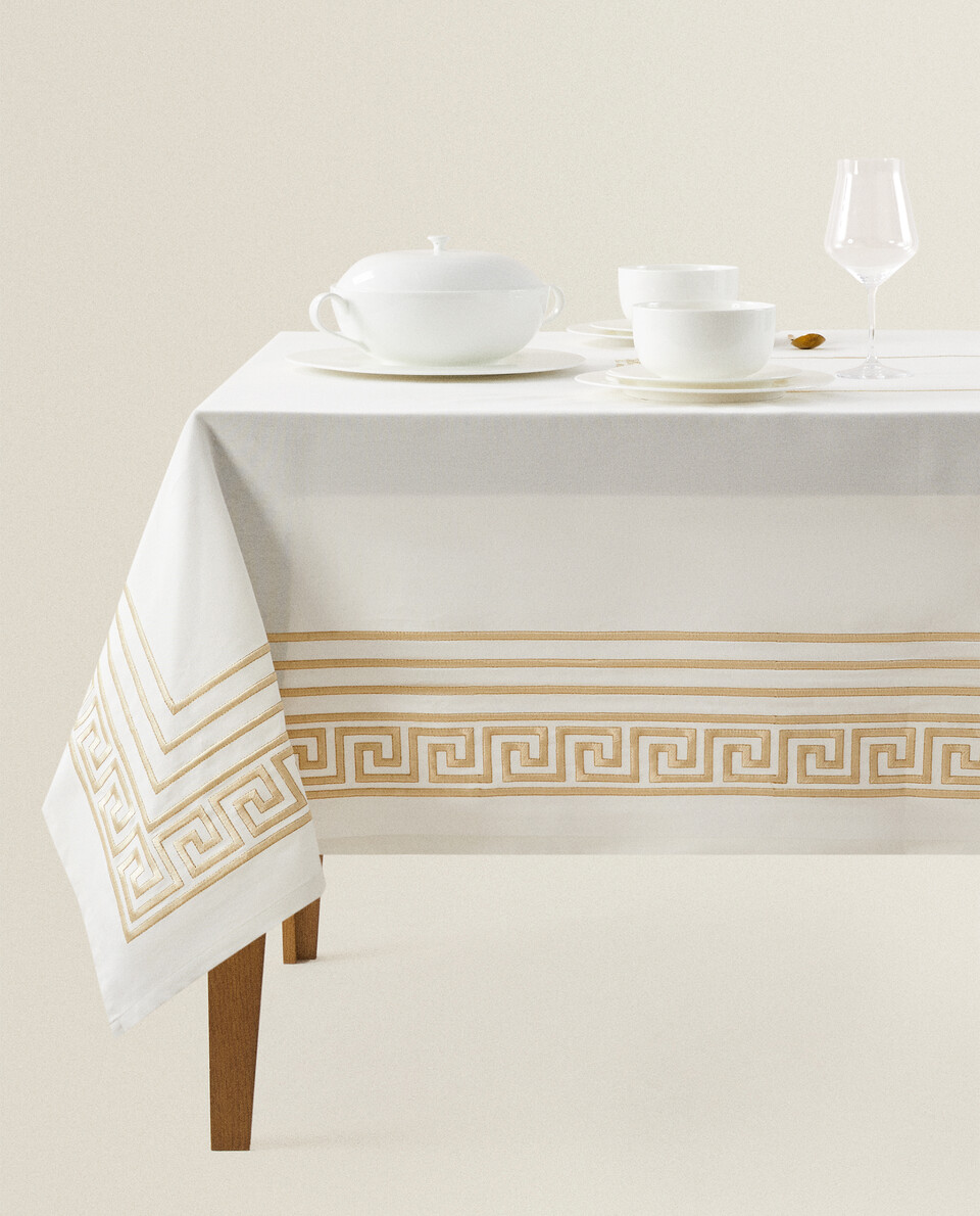GEOMETRIC EMBROIDERED TABLECLOTH
