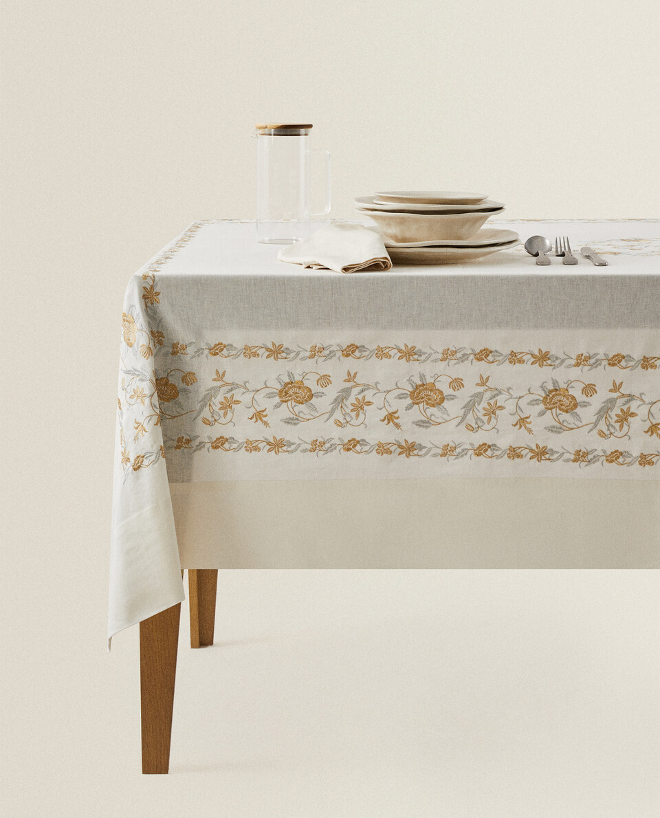 EMBROIDERED FLOWERS TABLECLOTH