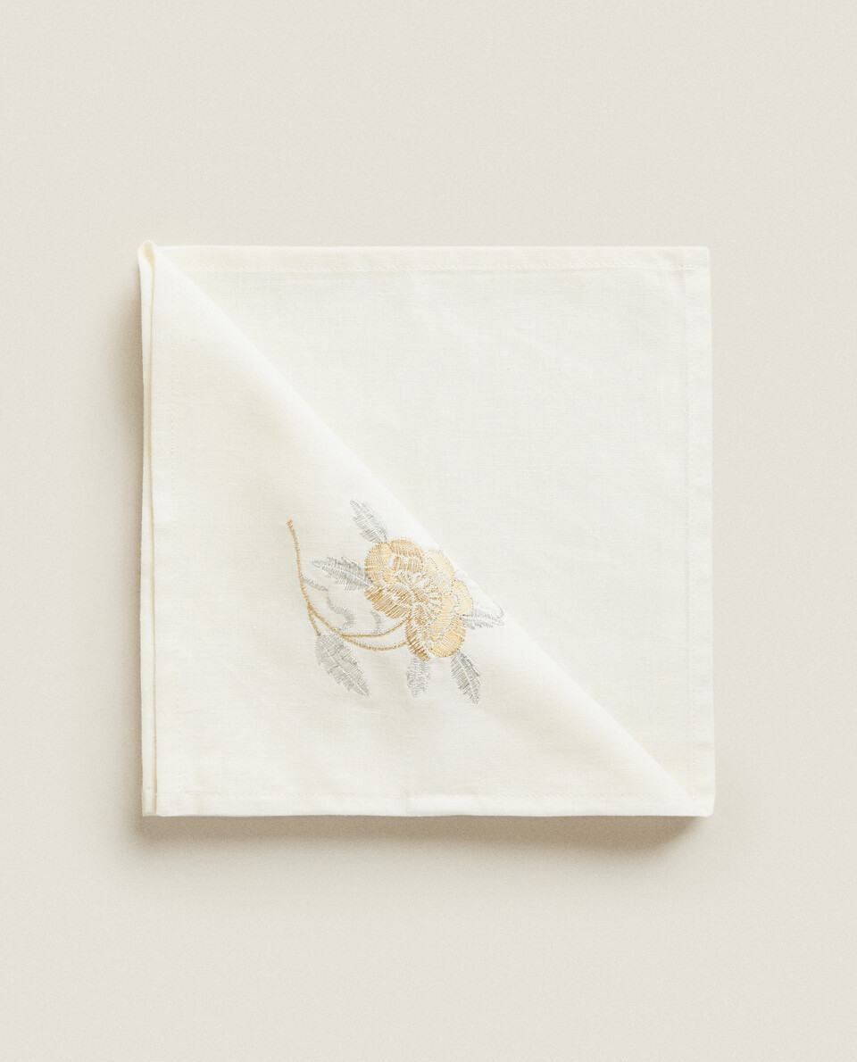 EMBROIDERED FLORAL PRINT NAPKIN (PACK OF 2)