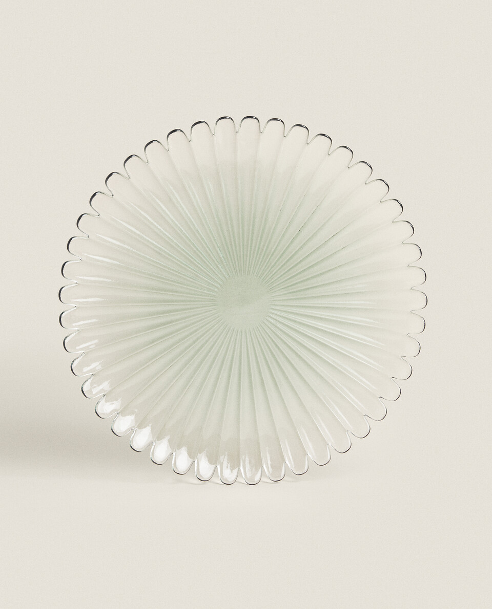 GLASS SERVICE PLATE WITH RAISED DESIGN