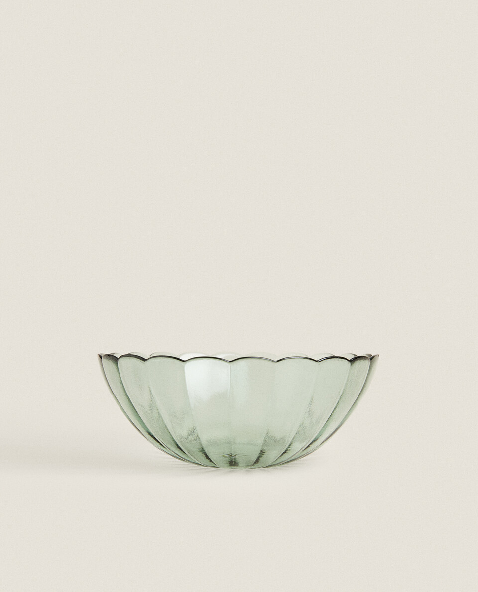 GLASS BOWL WITH RAISED DETAIL