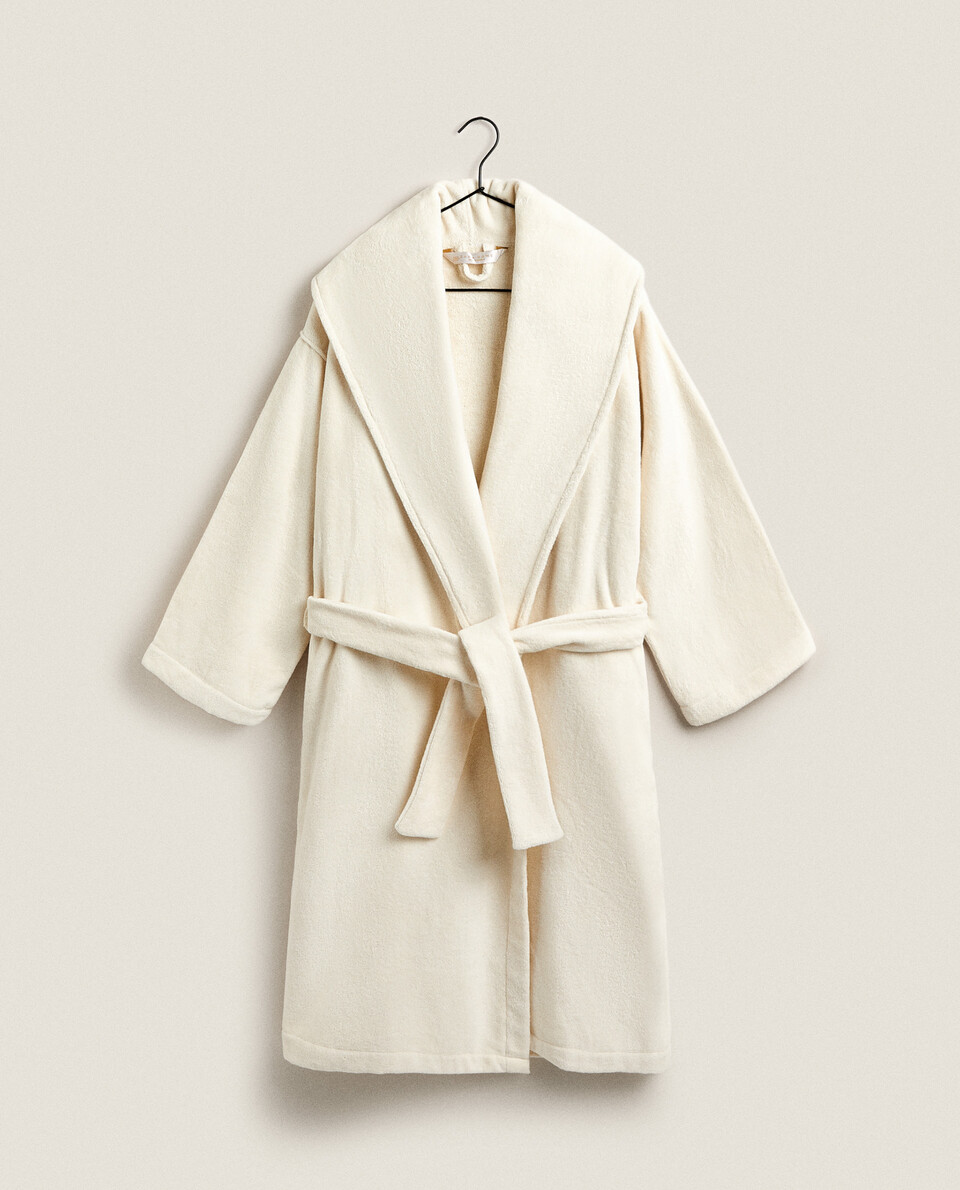 VELOUR DRESSING GOWN Zara Home UAE ABU DHABI/AL AIN/RAS ALKHAIMAH‎