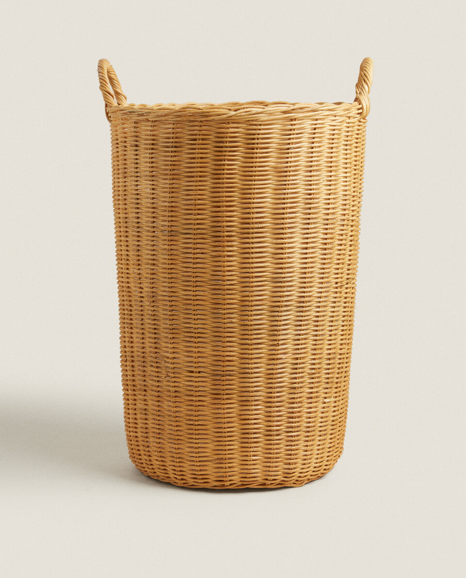 FINE RATTAN BASKET WITH FABRIC LINING