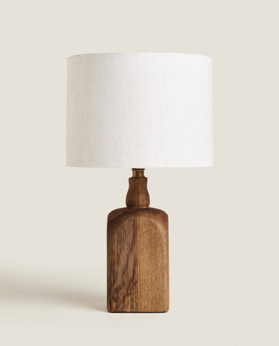 LAMP WITH WOODEN BASE