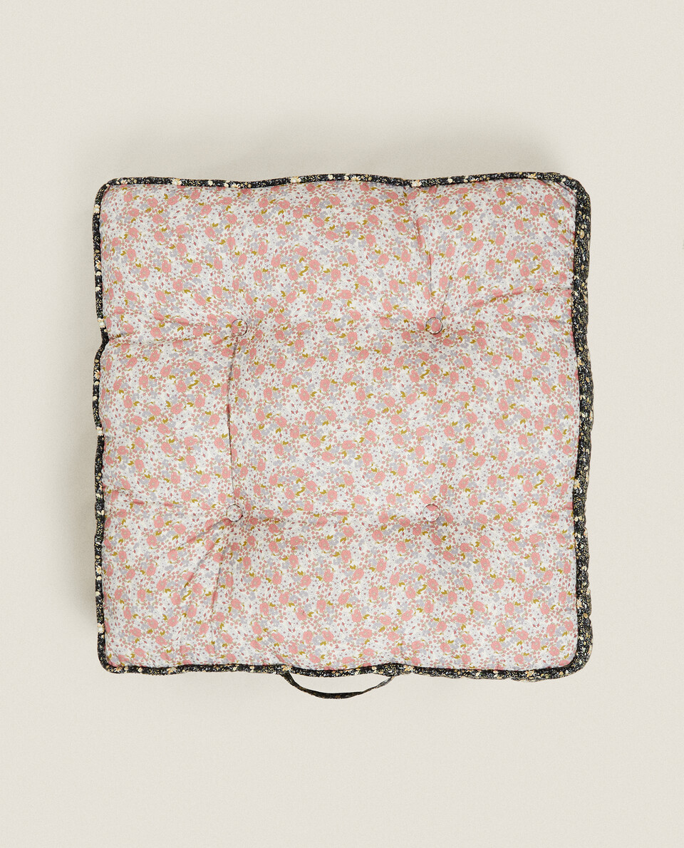 FLORAL QUILTED FLOOR CUSHION