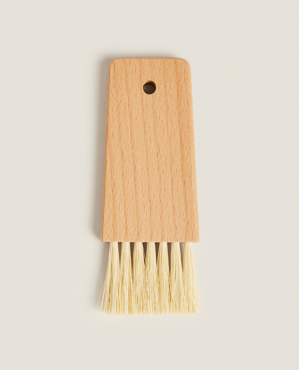 BEECH CLAY CLEANING BRUSH