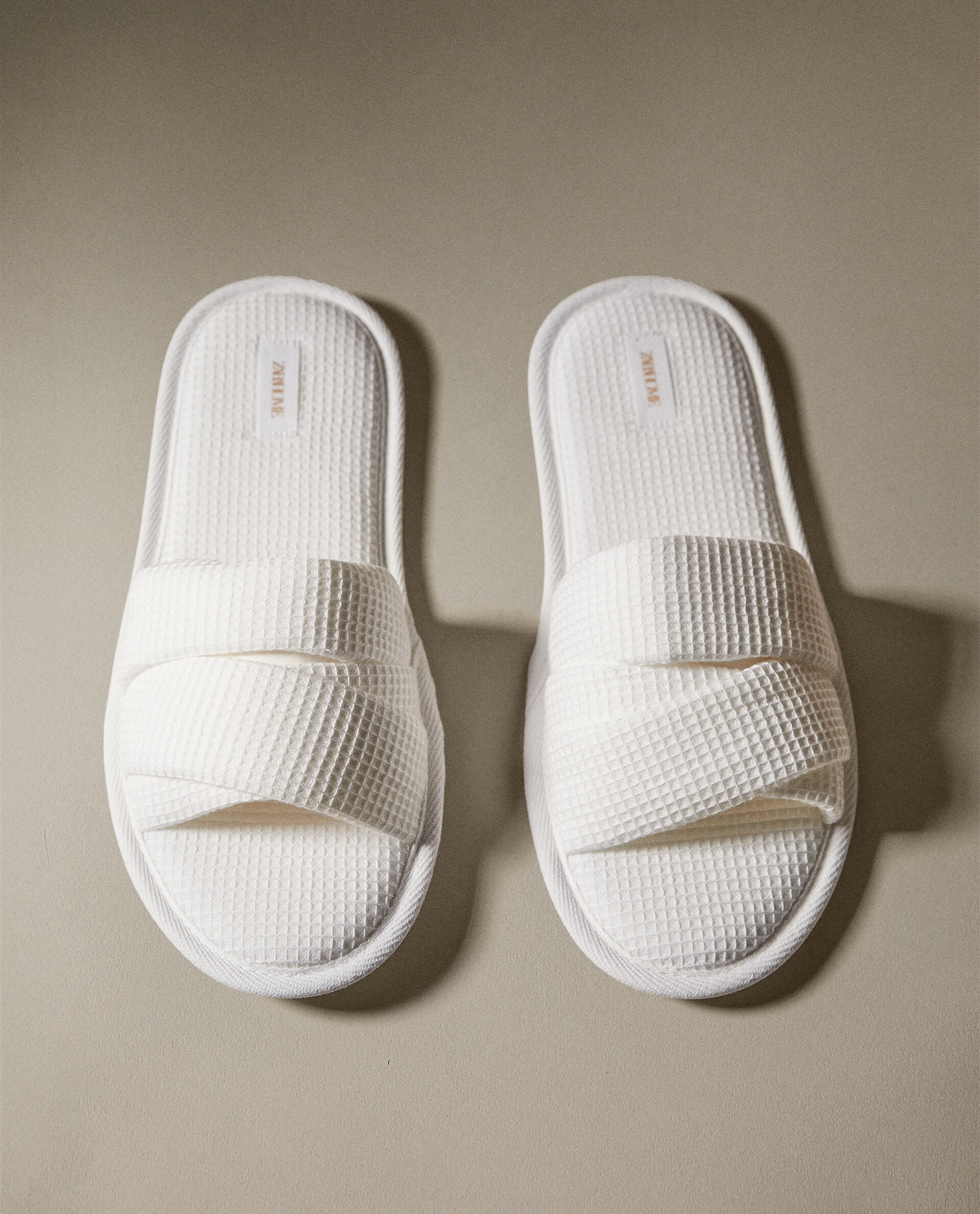 Bathroom slippers online deals
