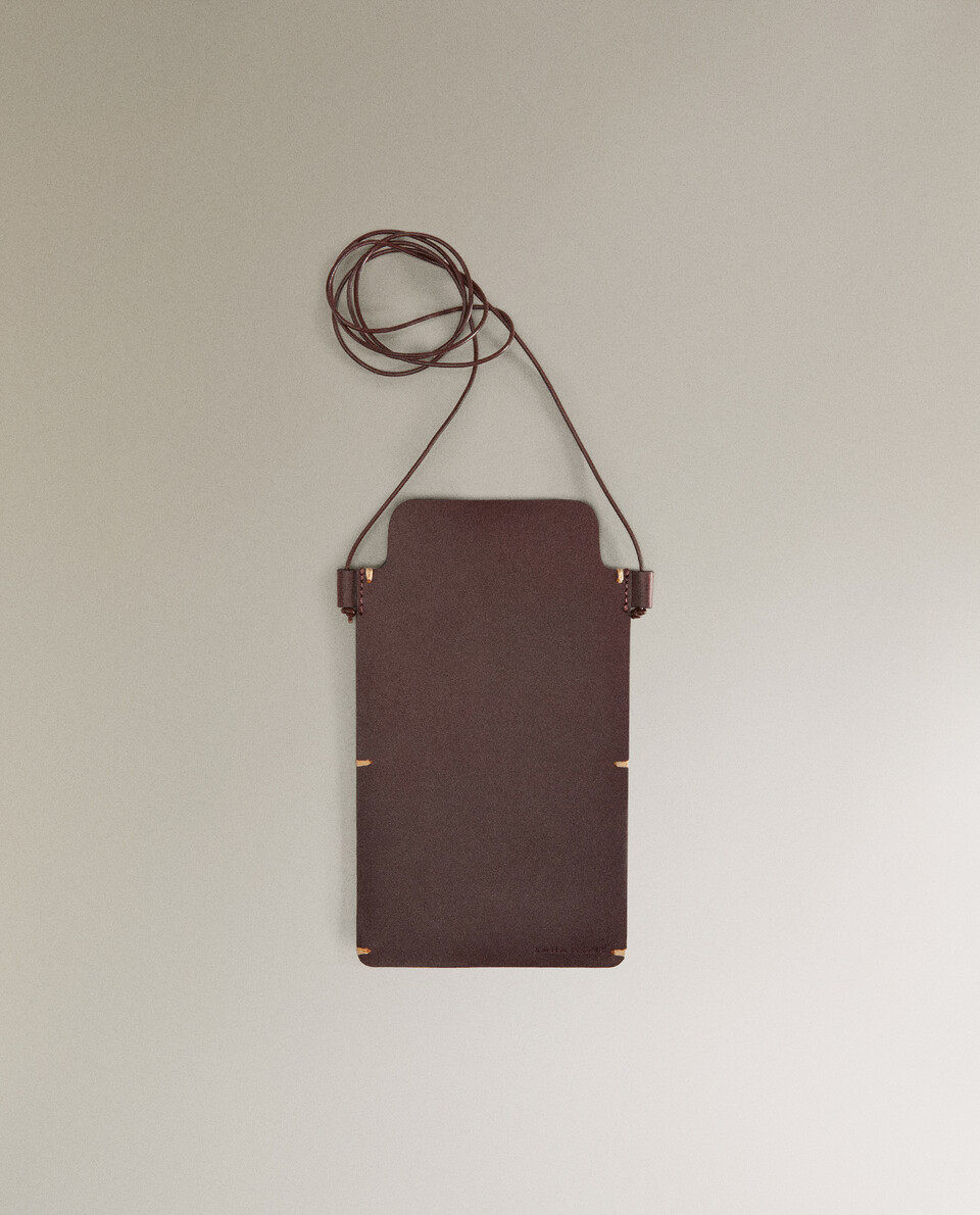 FUNDA MOVIL PIEL DETALLE PESPUNTES Zara Home Espana