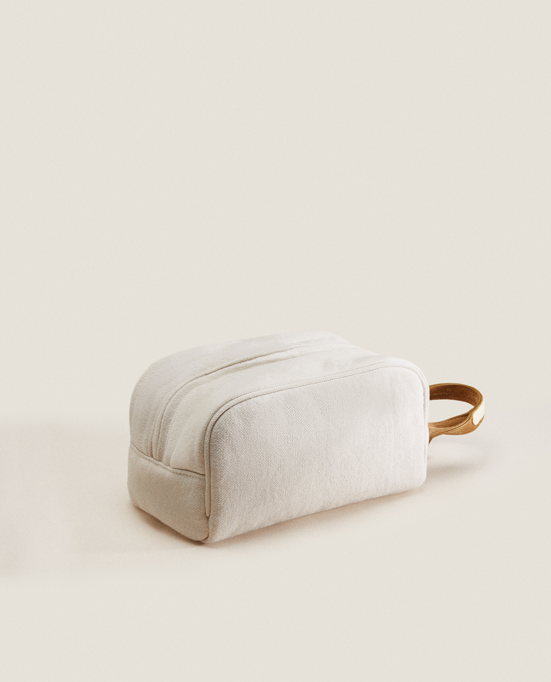 Minimalist toiletry bag top