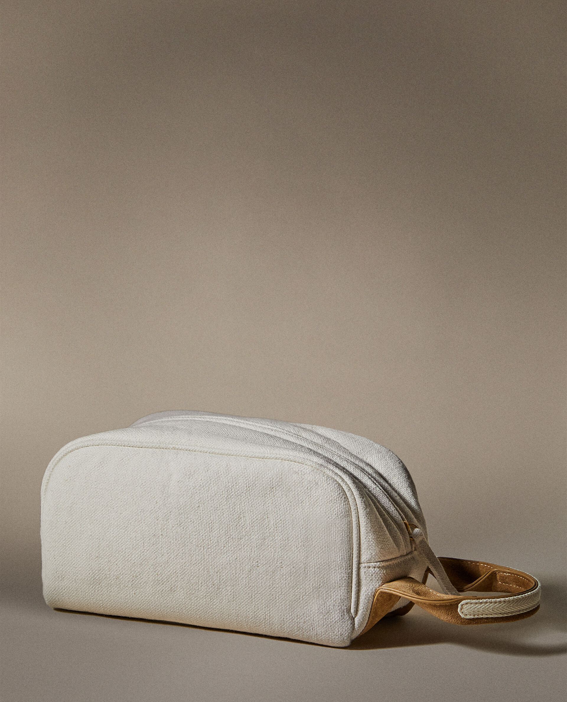 Minimalist toiletry bag shop