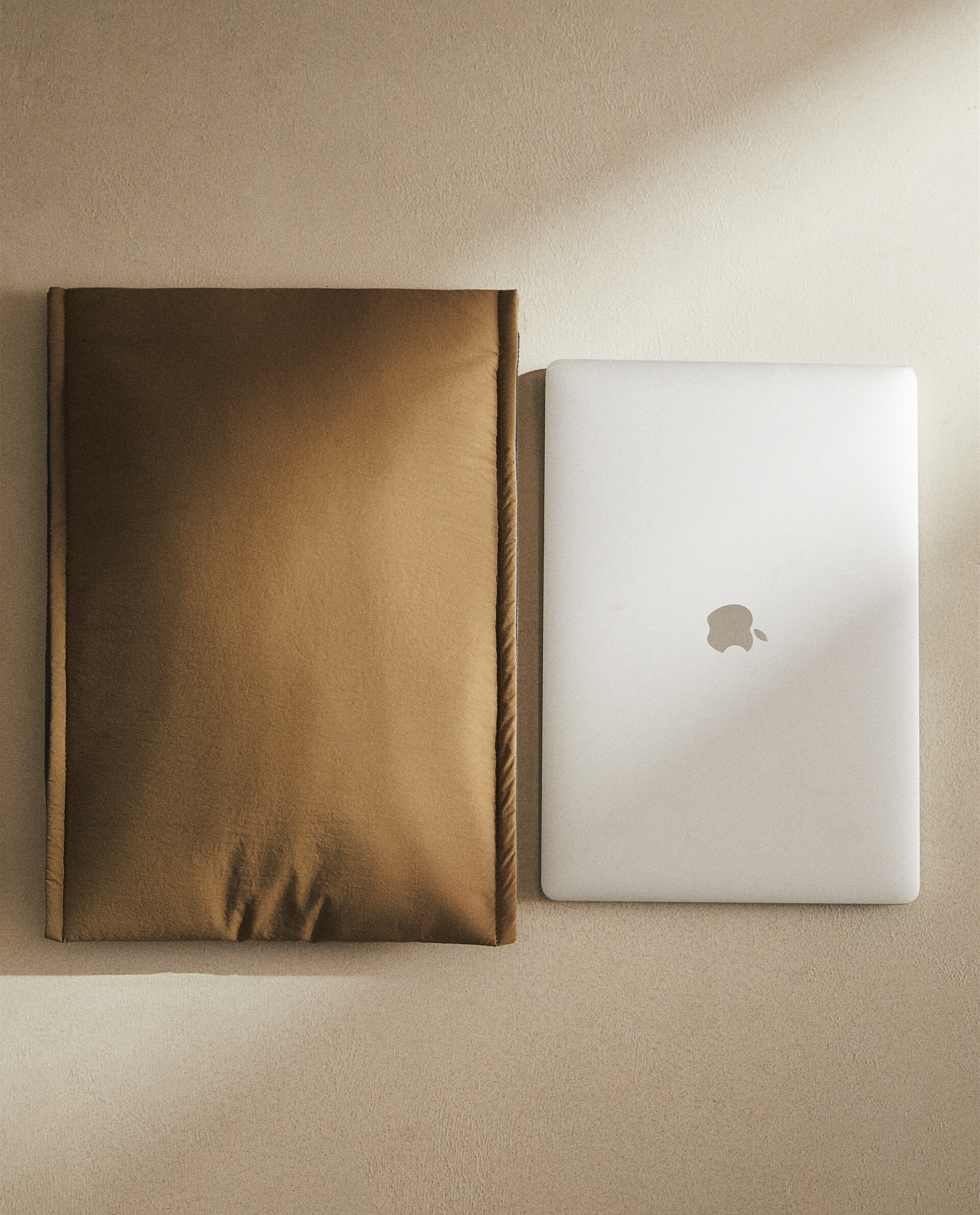 Laptop case zara new arrivals
