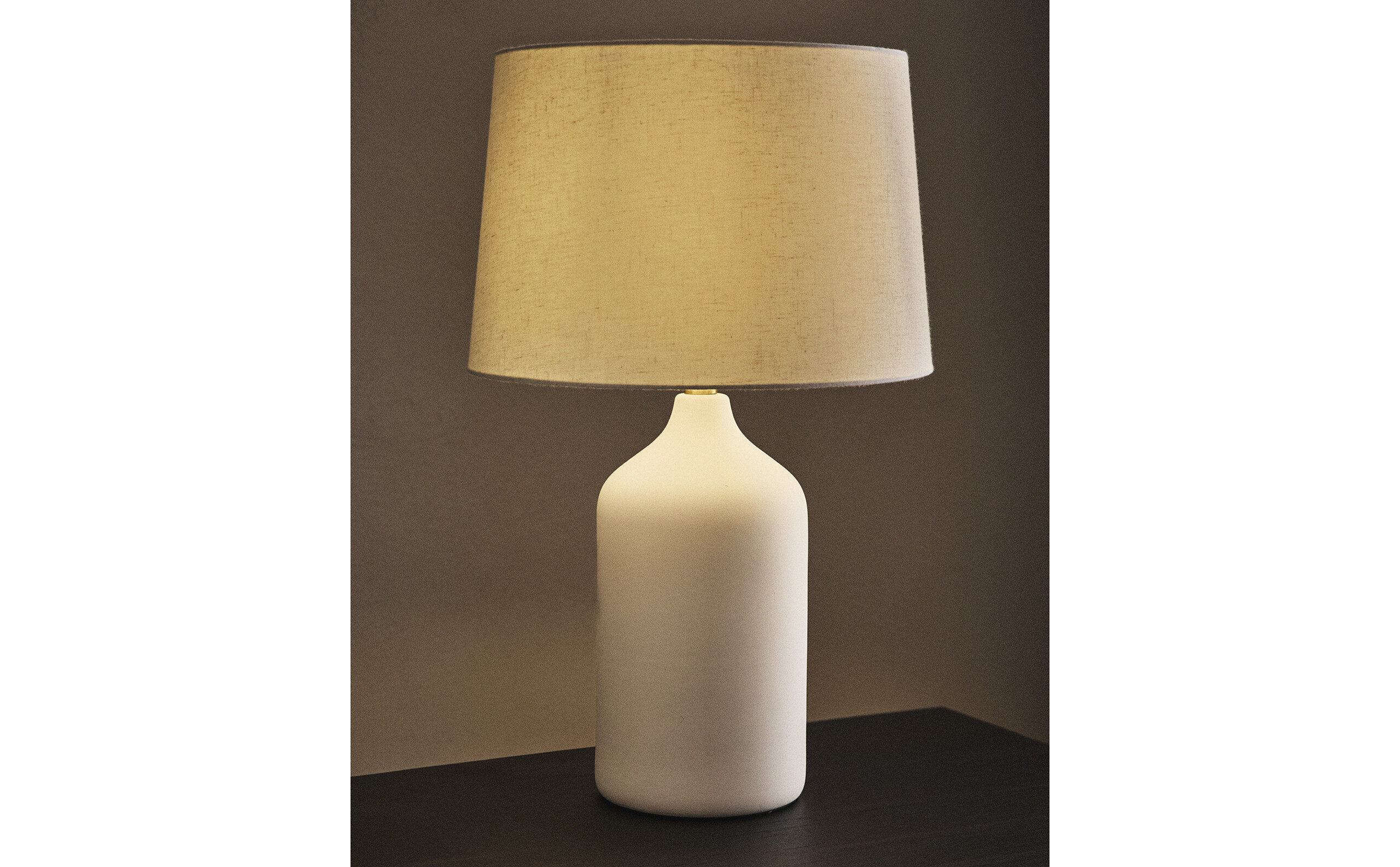 Elevate Your Living Room with Zara Lamps: Style, Functionality, and Modern Design