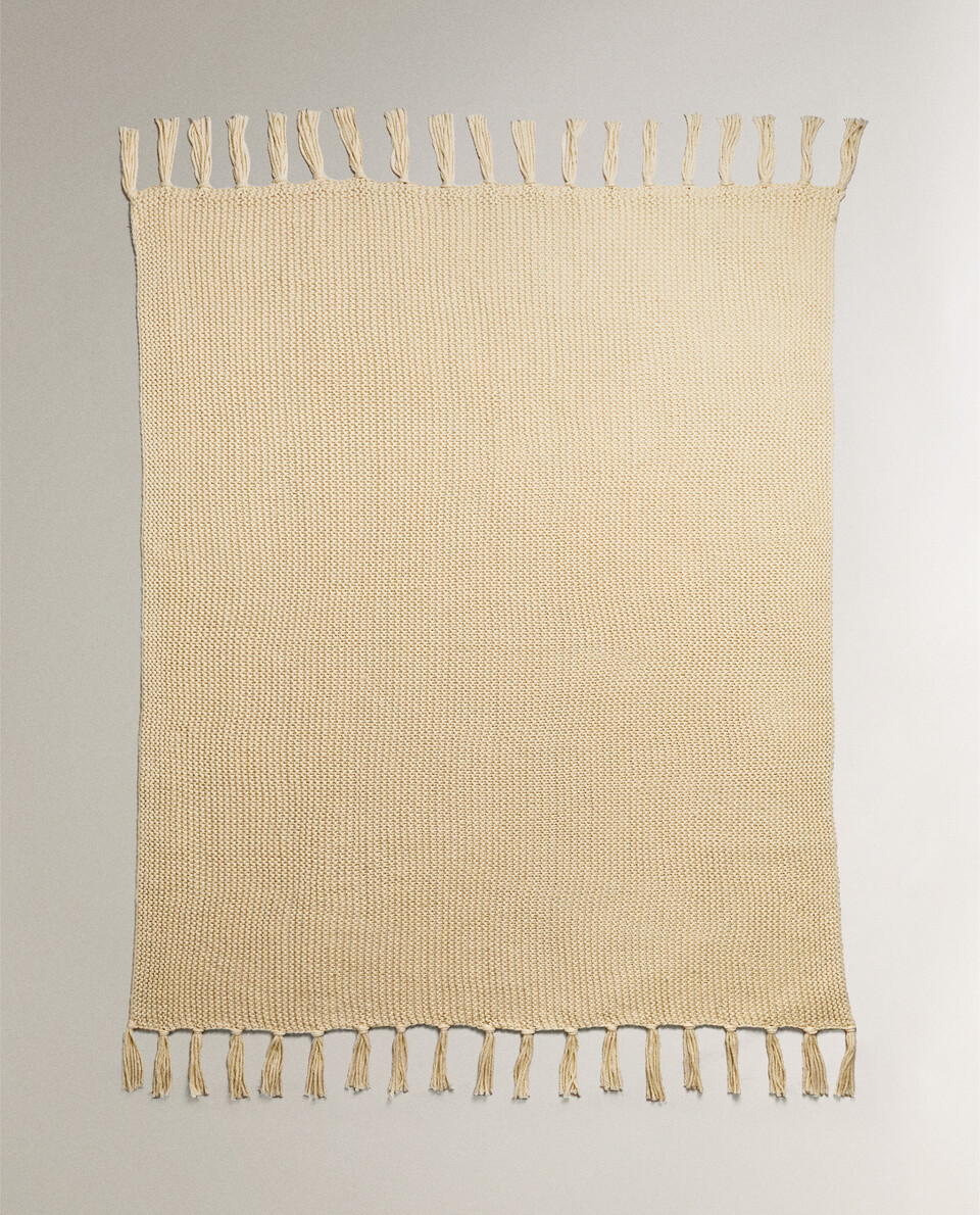 بطانية محاكة مخططة Zara Home Lebanon