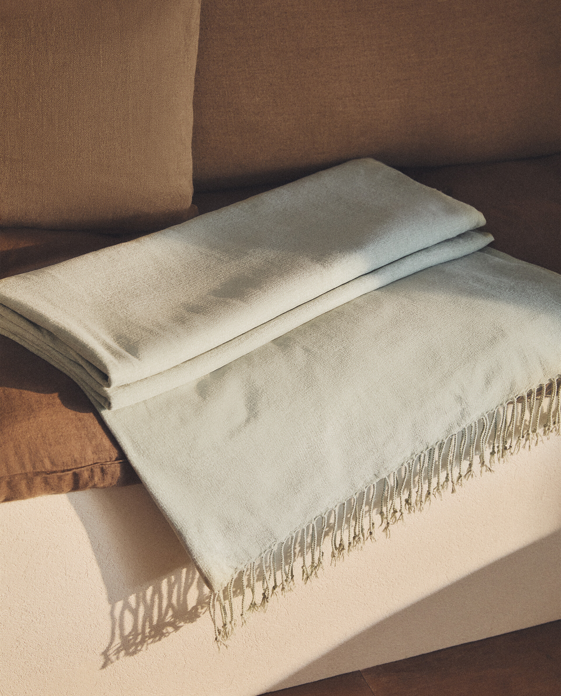 CHENILLE THROW Zara Home UAE ABU DHABI/AL AIN/RAS ALKHAIMAH‎