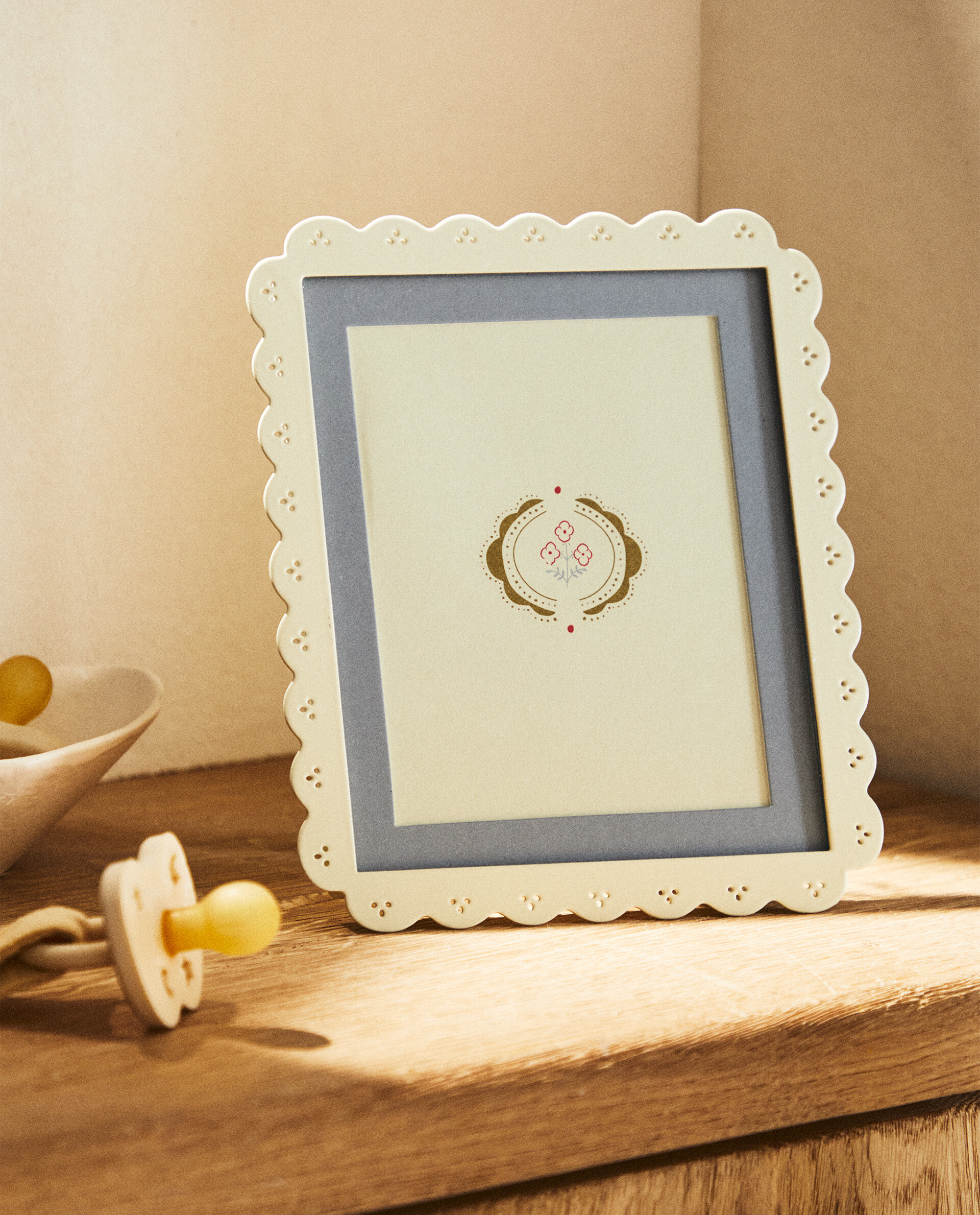 Children s metal photo frame with a scalloped edge zara home uae
