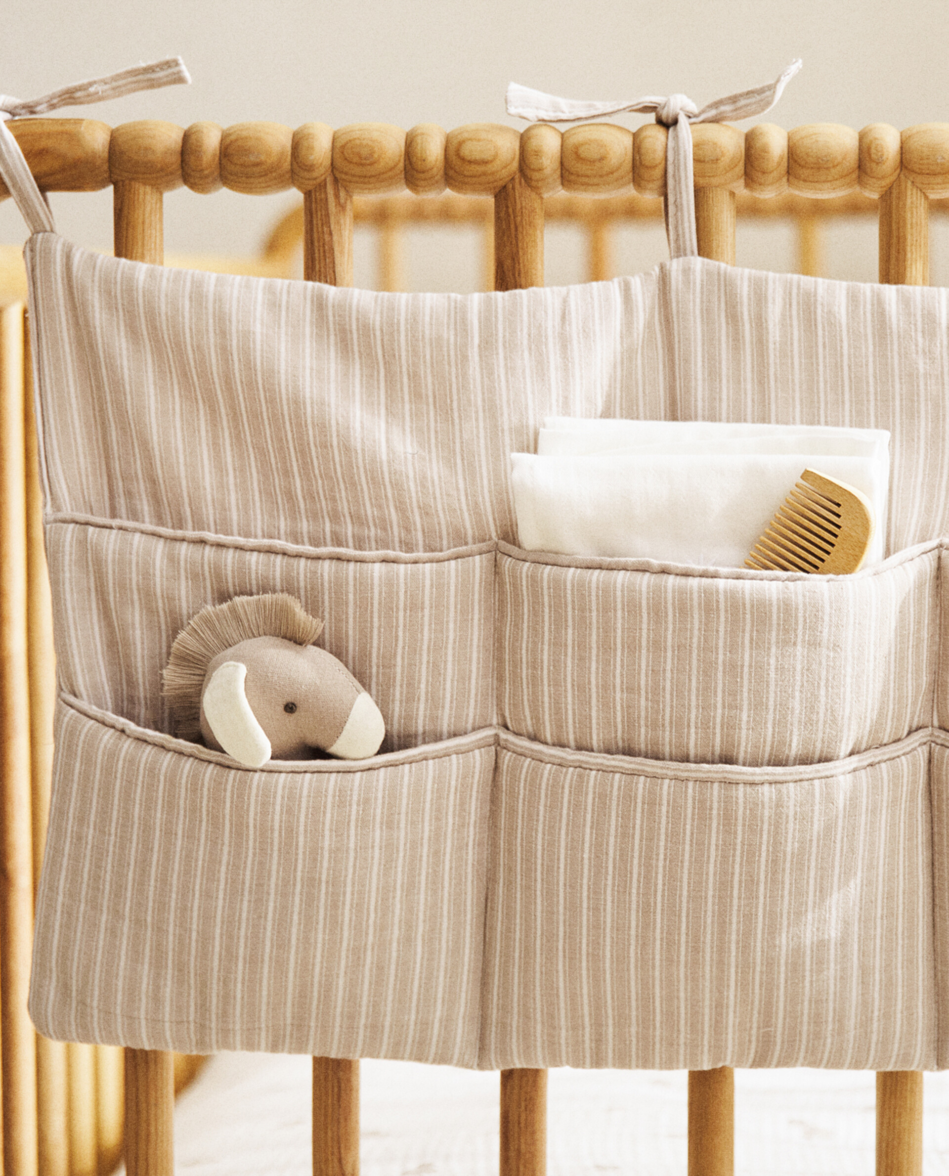 CHILDREN’S STRIPED HANGING ORGANISER Zara Home UAE ABU DHABI/AL AIN/RAS ALKHAIMAH‎