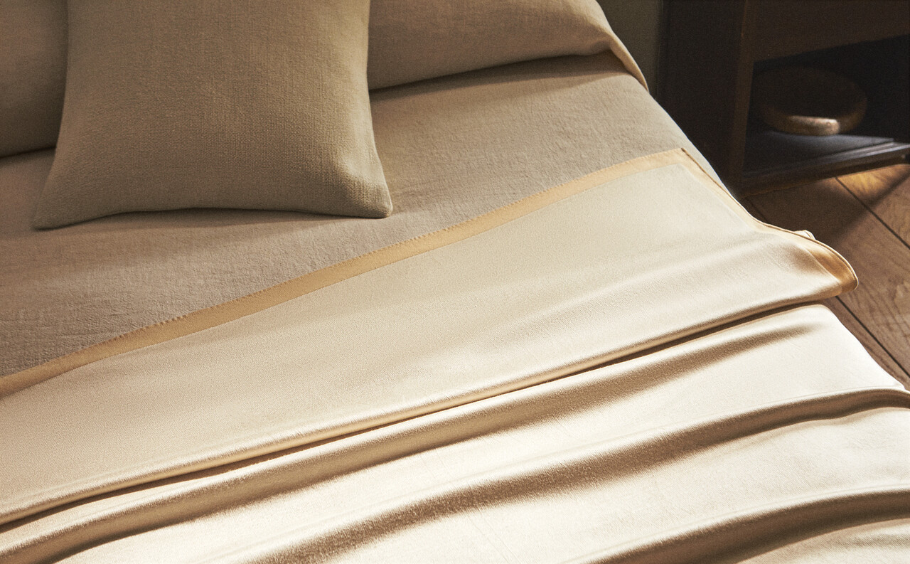 Throws and blankets for the living room Zara Home New Collection