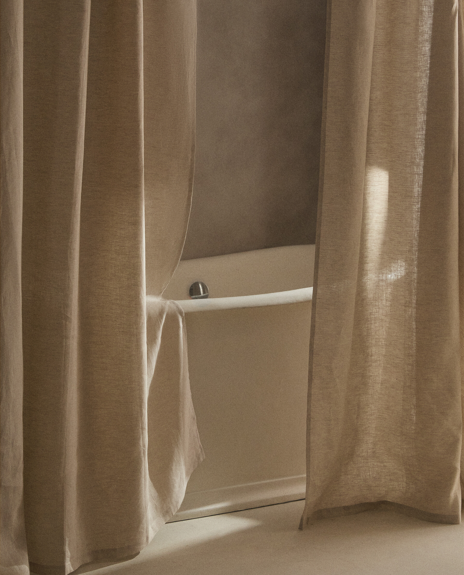 LINEN SHOWER CURTAIN