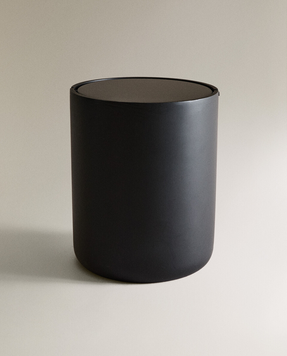 BLACK RESIN BATHROOM BIN WITH LID Zara Home Malta