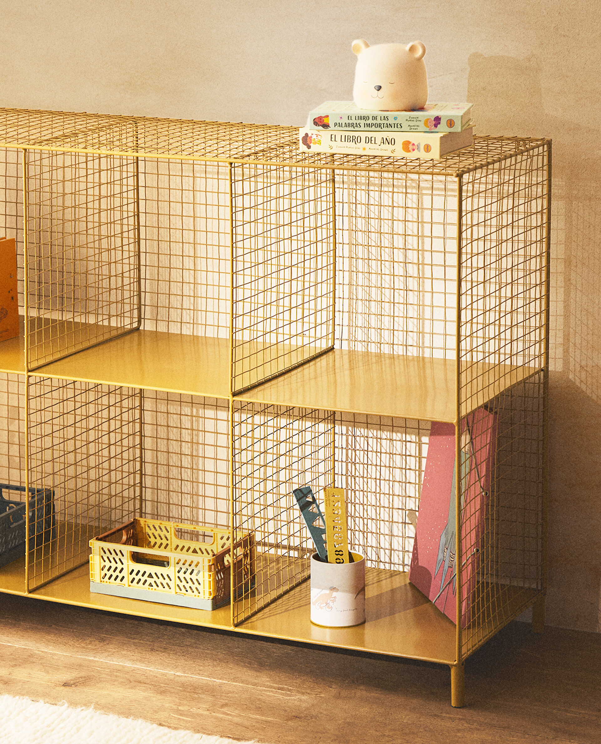 CHILDREN’S HORIZONTAL METAL SHELVING UNIT Zara Home United States of America