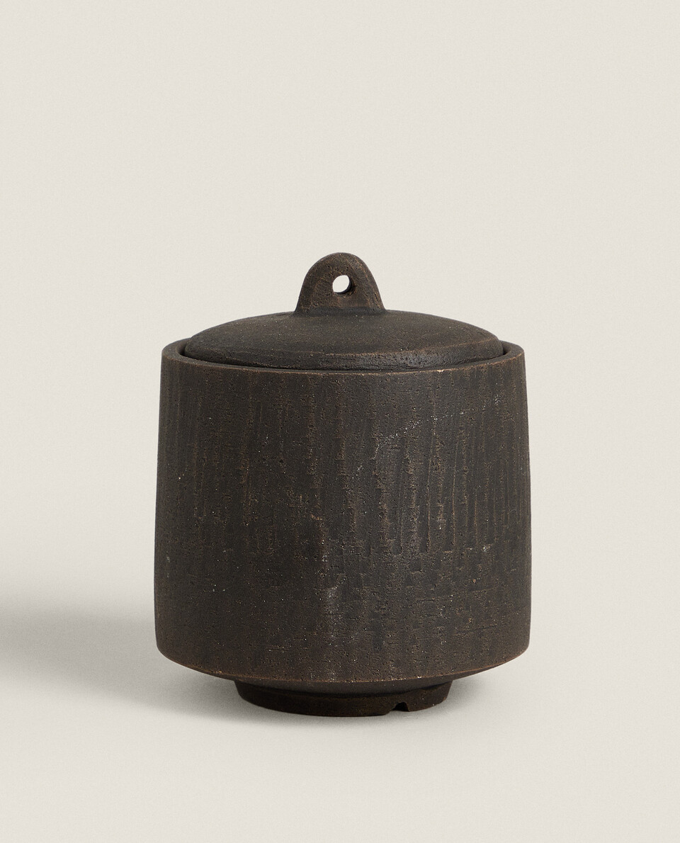 (250 G) LEATHER AMBER SCENTED CANDLE Zara Home United States of America