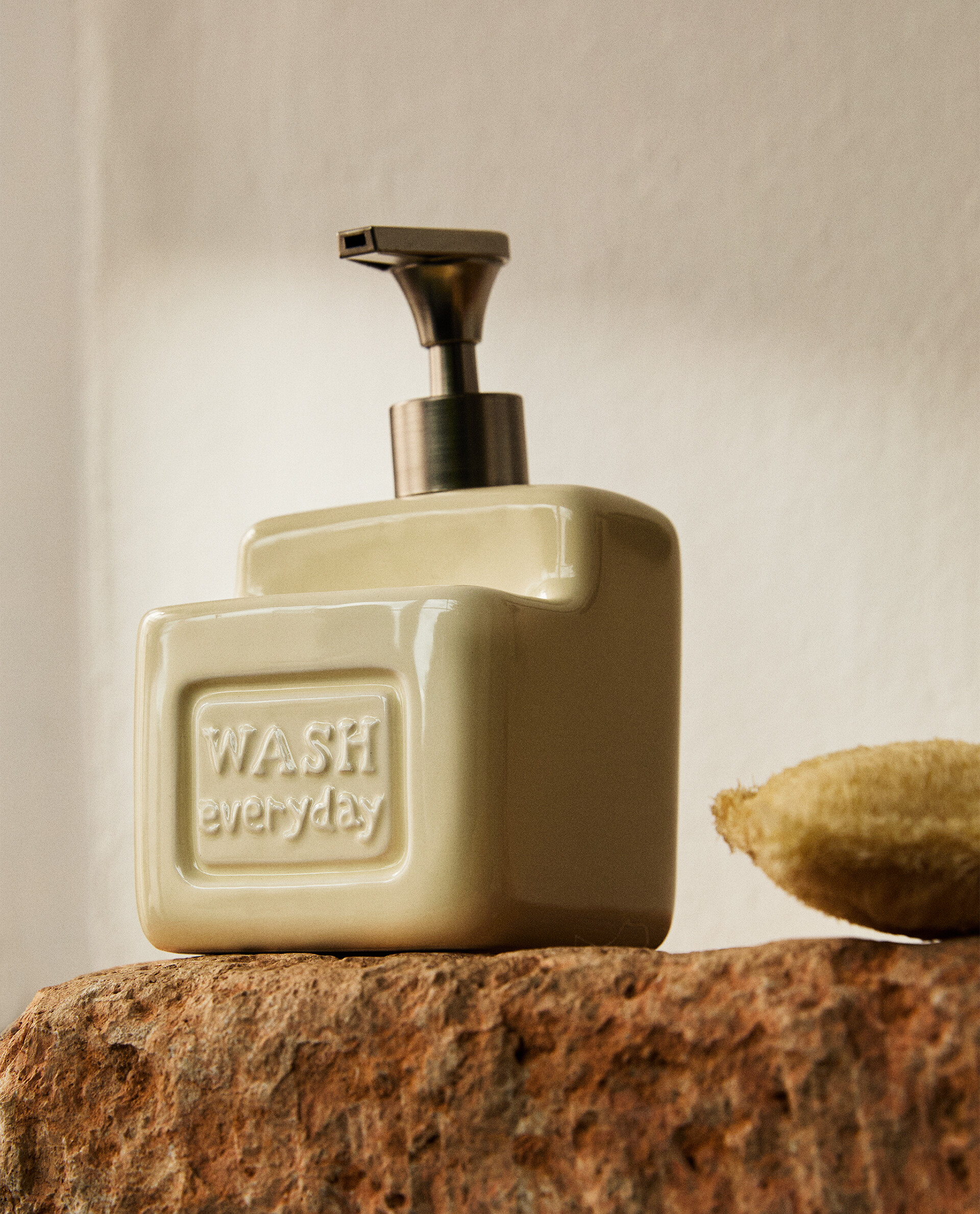 WASHINGUP LIQUID DISPENSER WITH CONTAINER Zara Home United States of