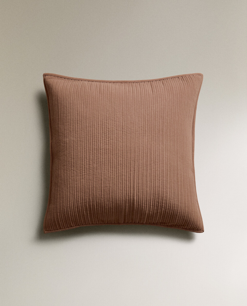 غلاف وسادة سادة Zara Home Oman