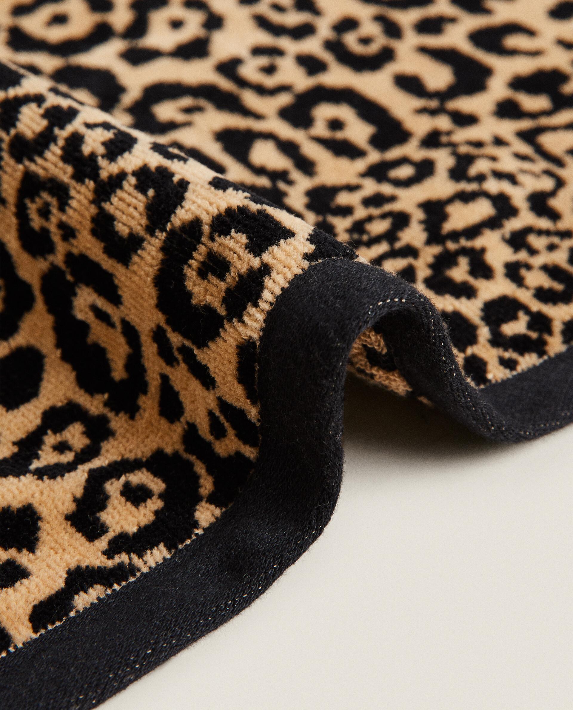 LEOPARD VELOUR BATH TOWEL | Zara Home United States of America
