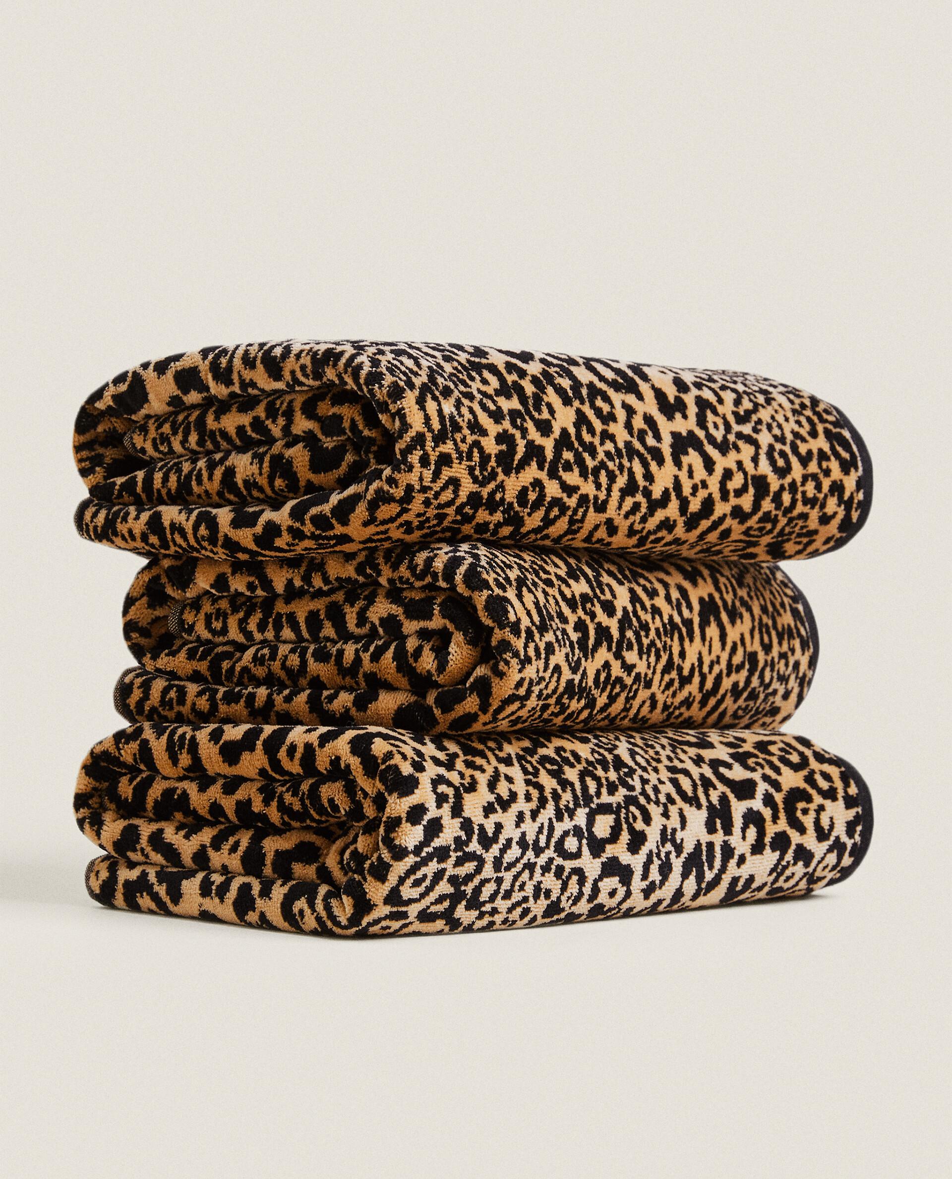 LEOPARD VELOUR BATH TOWEL | Zara Home United States of America