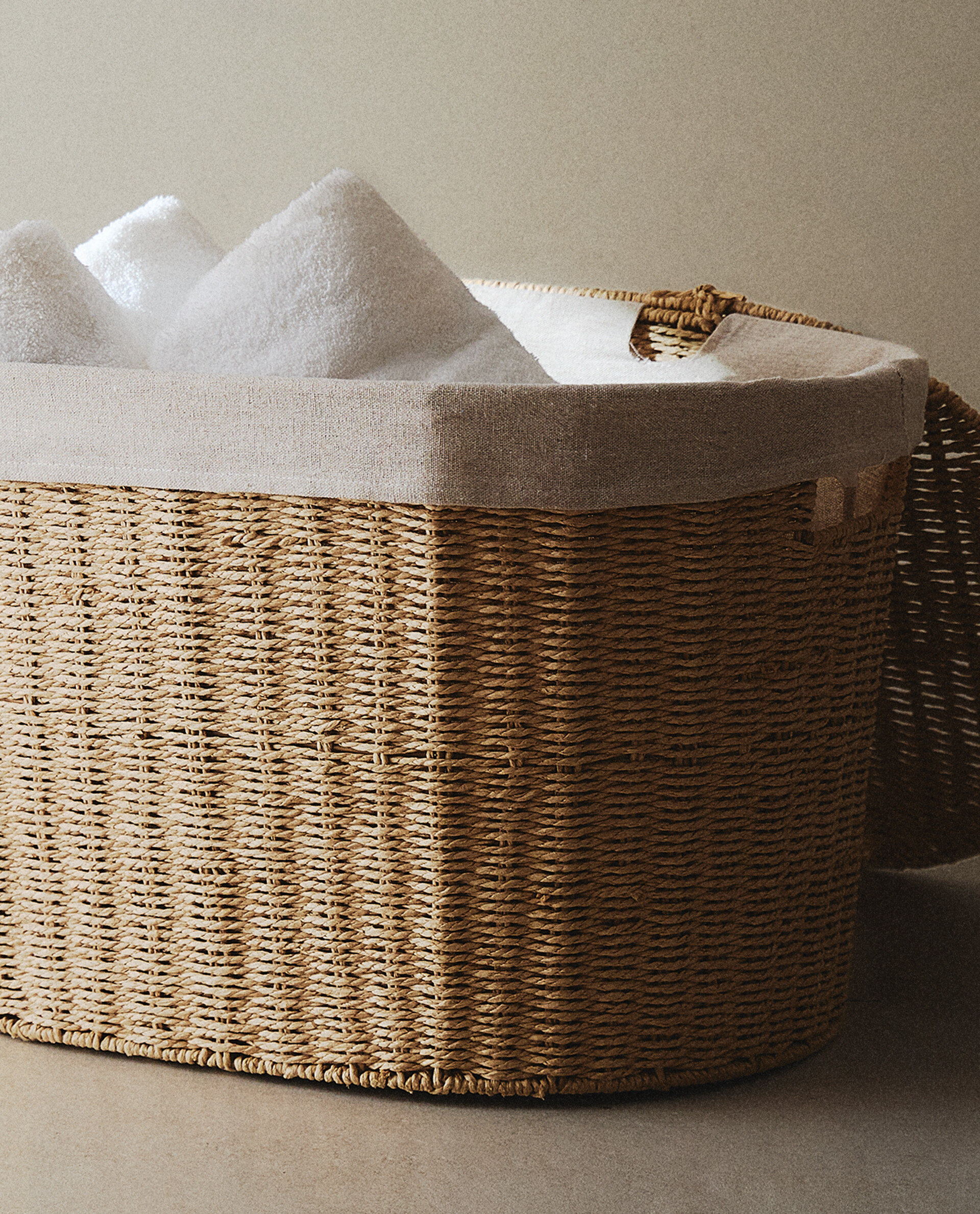 OVAL FABRICLINED LAUNDRY BASKET Zara Home Worldwide