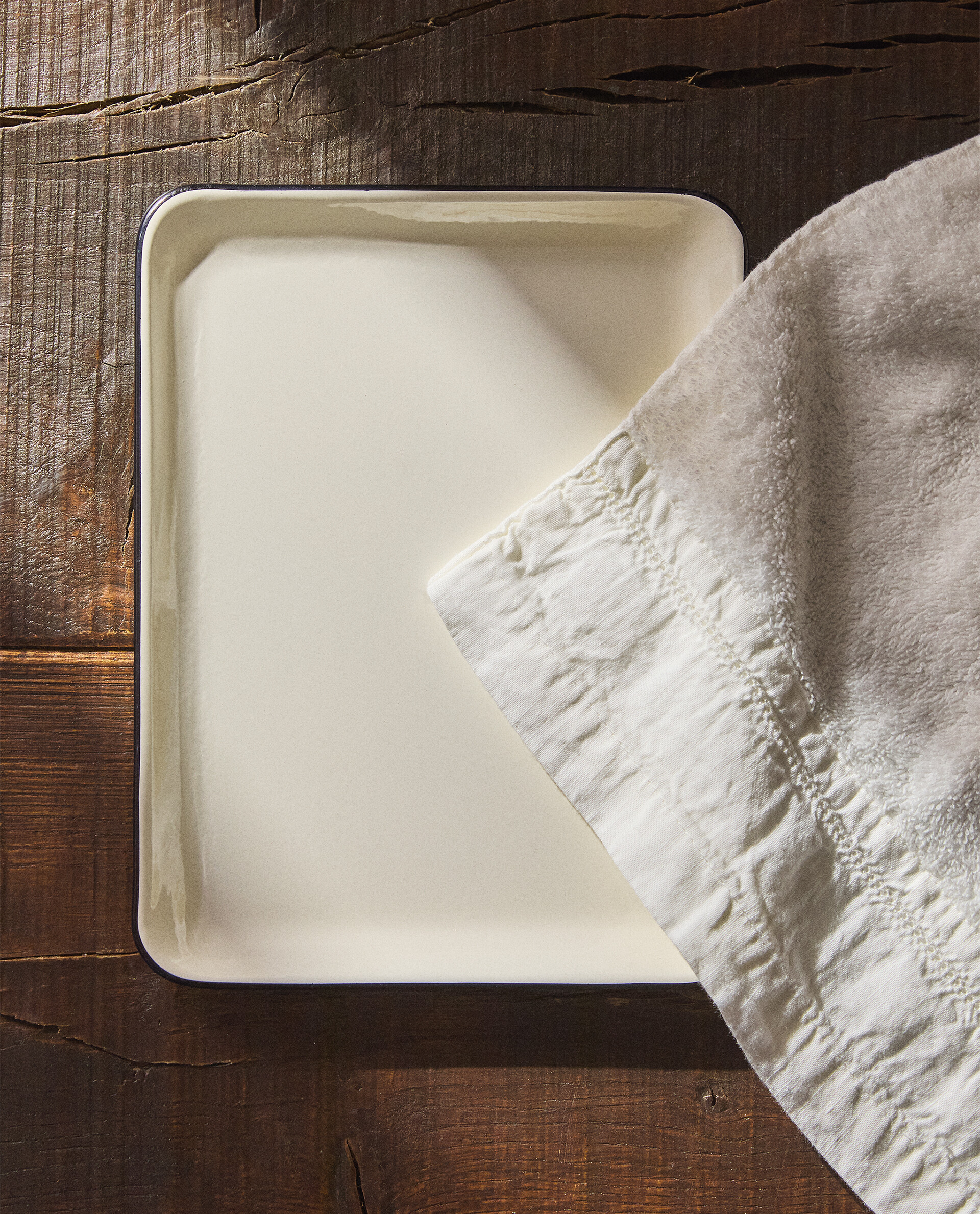ENAMELLED BATHROOM TRAY | Zara Home UAE - ABU DHABI/AL AIN/RAS AL-KHAIMAH‎