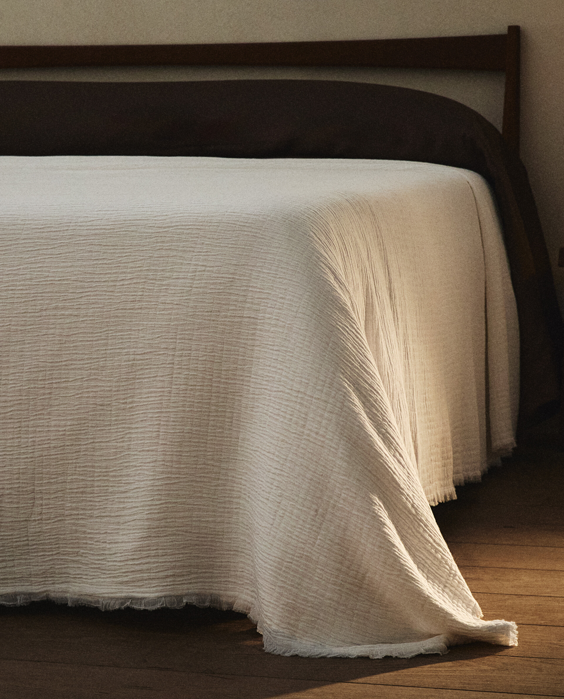 RUFFLED MUSLIN BEDSPREAD Zara Home UAE ABU DHABI/AL AIN/RAS ALKHAIMAH‎