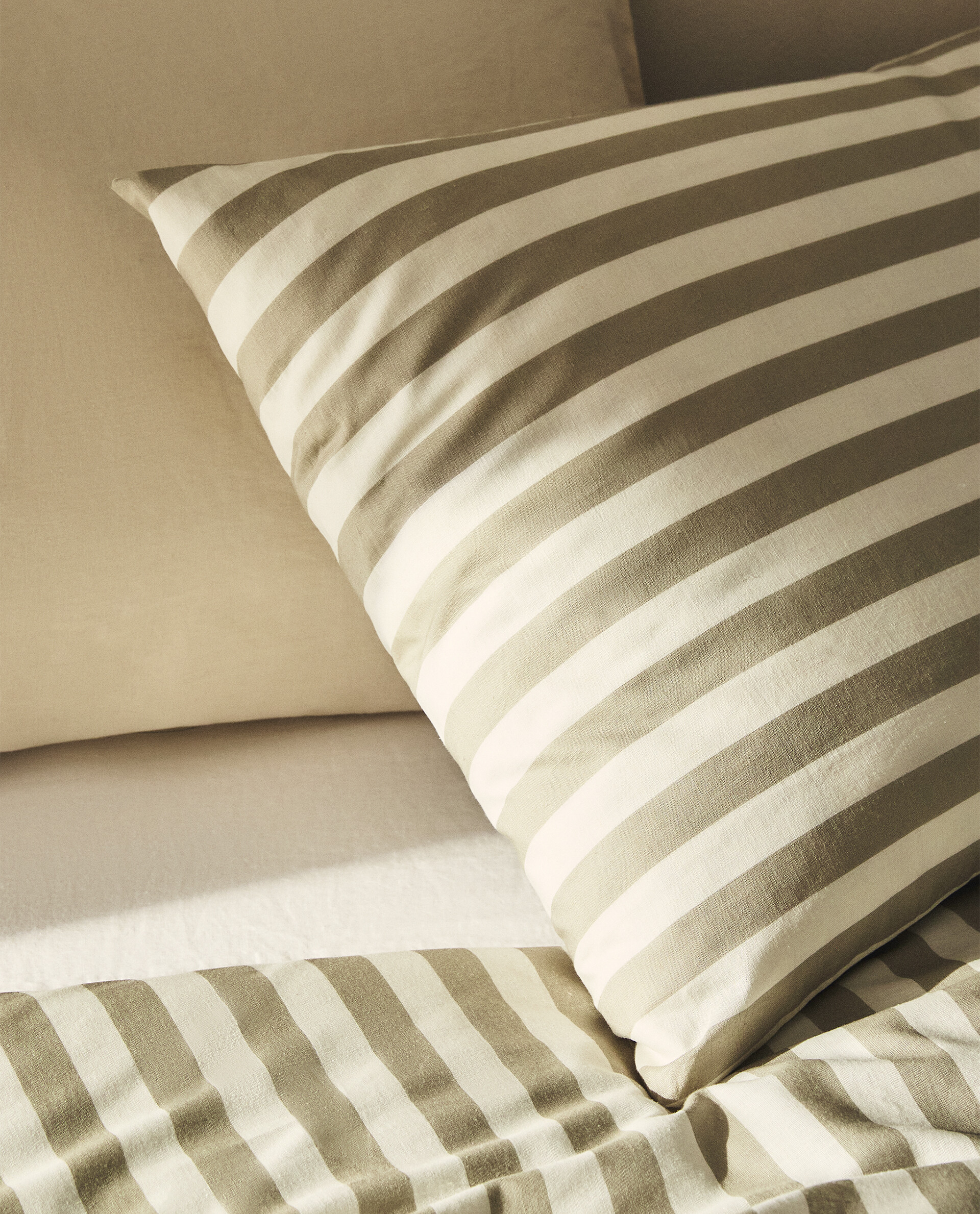 リネンフラットシーツ | Zara Home 日本/Japan