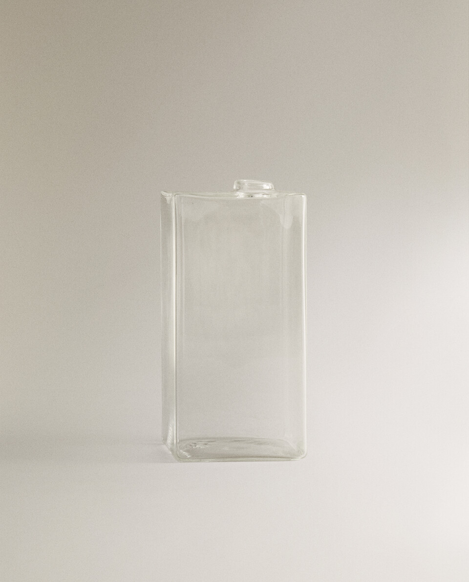 SMALL SQUARE GLASS VASE | Zara Home Taiwan, China / 中国台湾