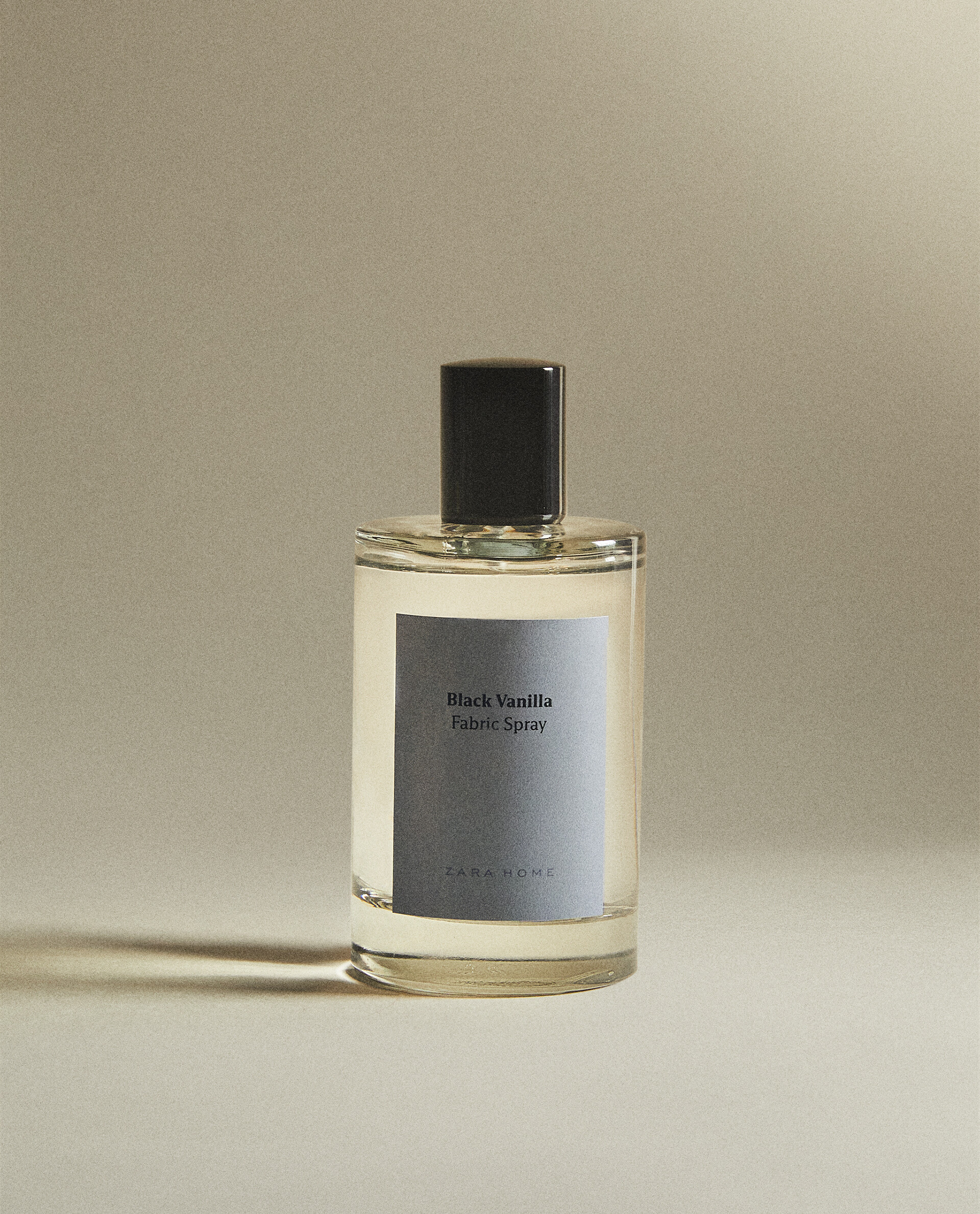 (100 ML) BLACK VANILLA FABRIC FRESHENER SPRAY Zara Home Cyprus
