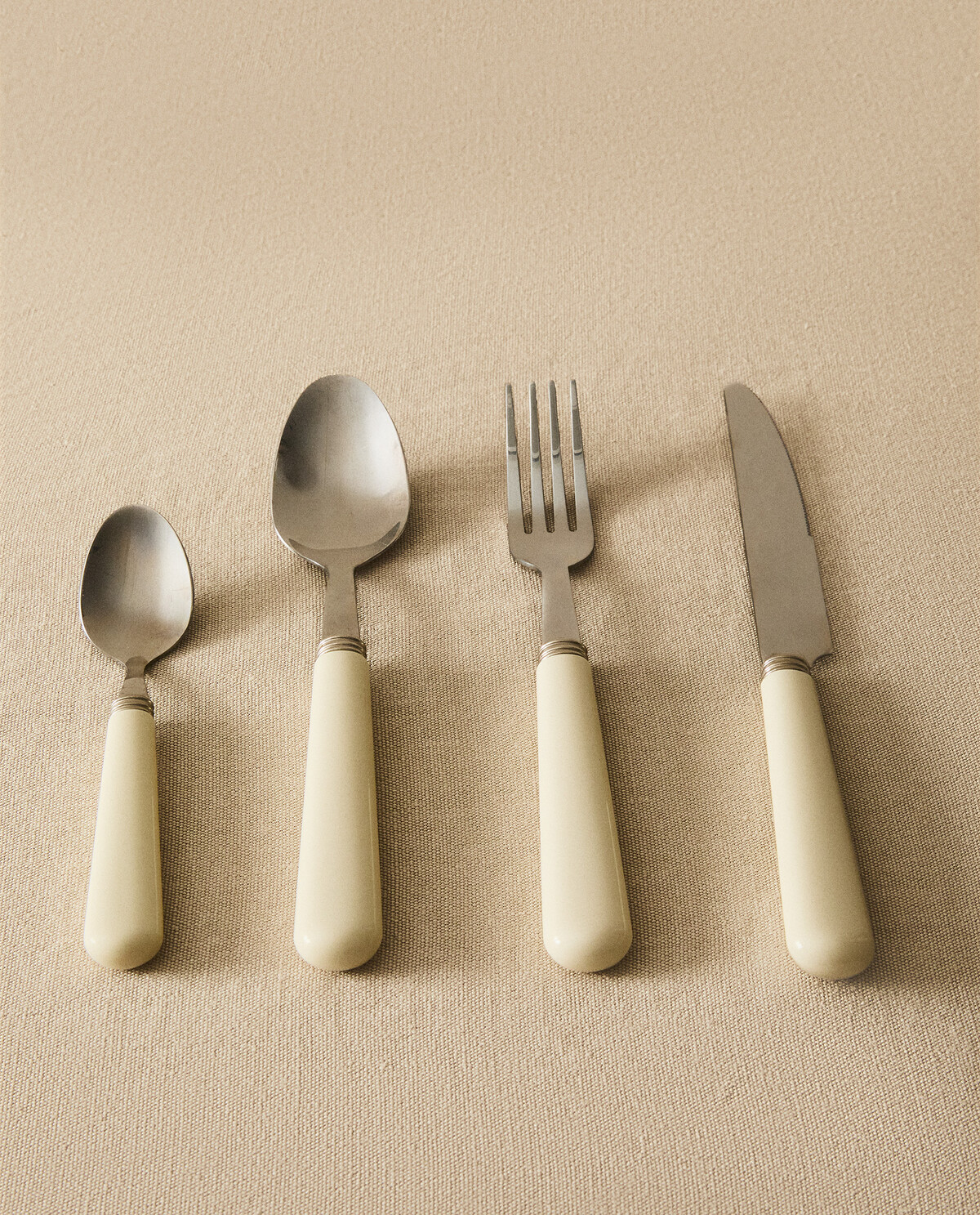 4セット】カトラリー(スプーンx2,フォークx2,ナイフx1) カトラリー