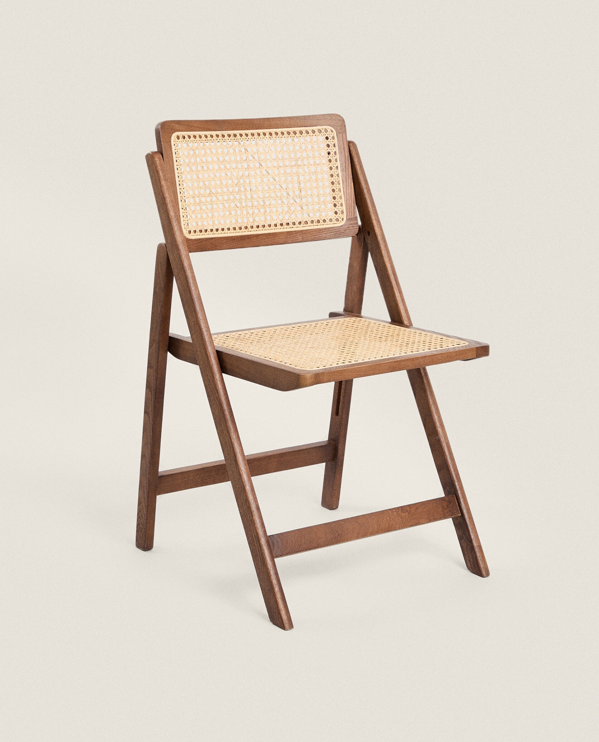 RATTAN AND WOOD FOLDING CHAIR Zara Home Luxembourg Luxemburg